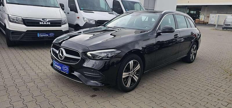 Gebraucht Mercedes C300e 204 PS (150 kW) 2022 Schwarz Kombi