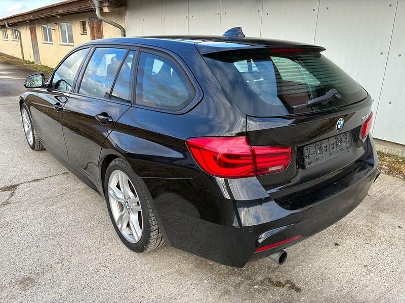 Gebraucht BMW 318 M Sport 136 PS (100 kW) 2015 Schwarz Kombi