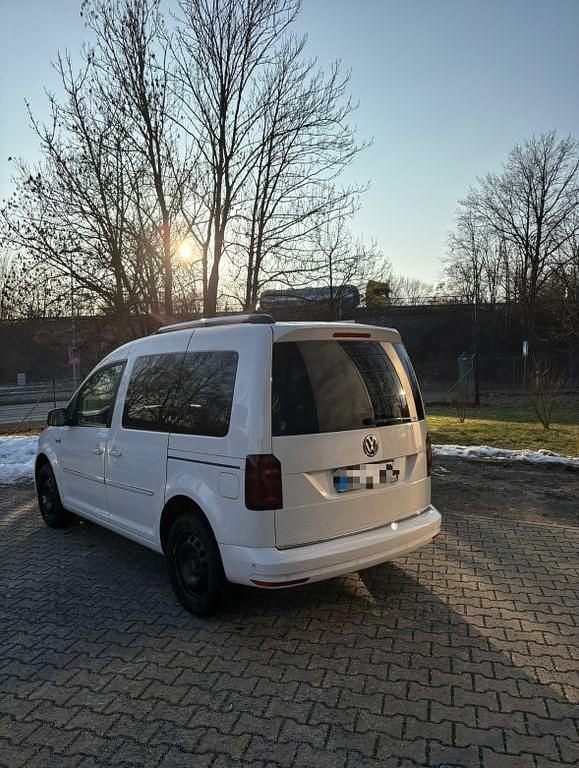 Gebraucht VW Caddy Highline 131 PS (96 kW) 2018 Weiß Van / Kleinbus
