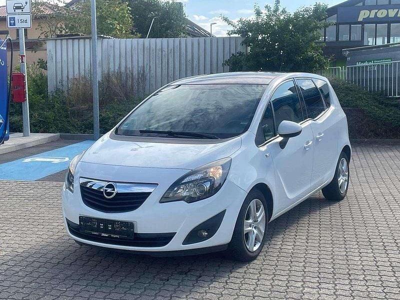 Gebraucht Opel Meriva Color Edition 120 PS (88 kW) 2012 Casablanca weiss Van / Kleinbus