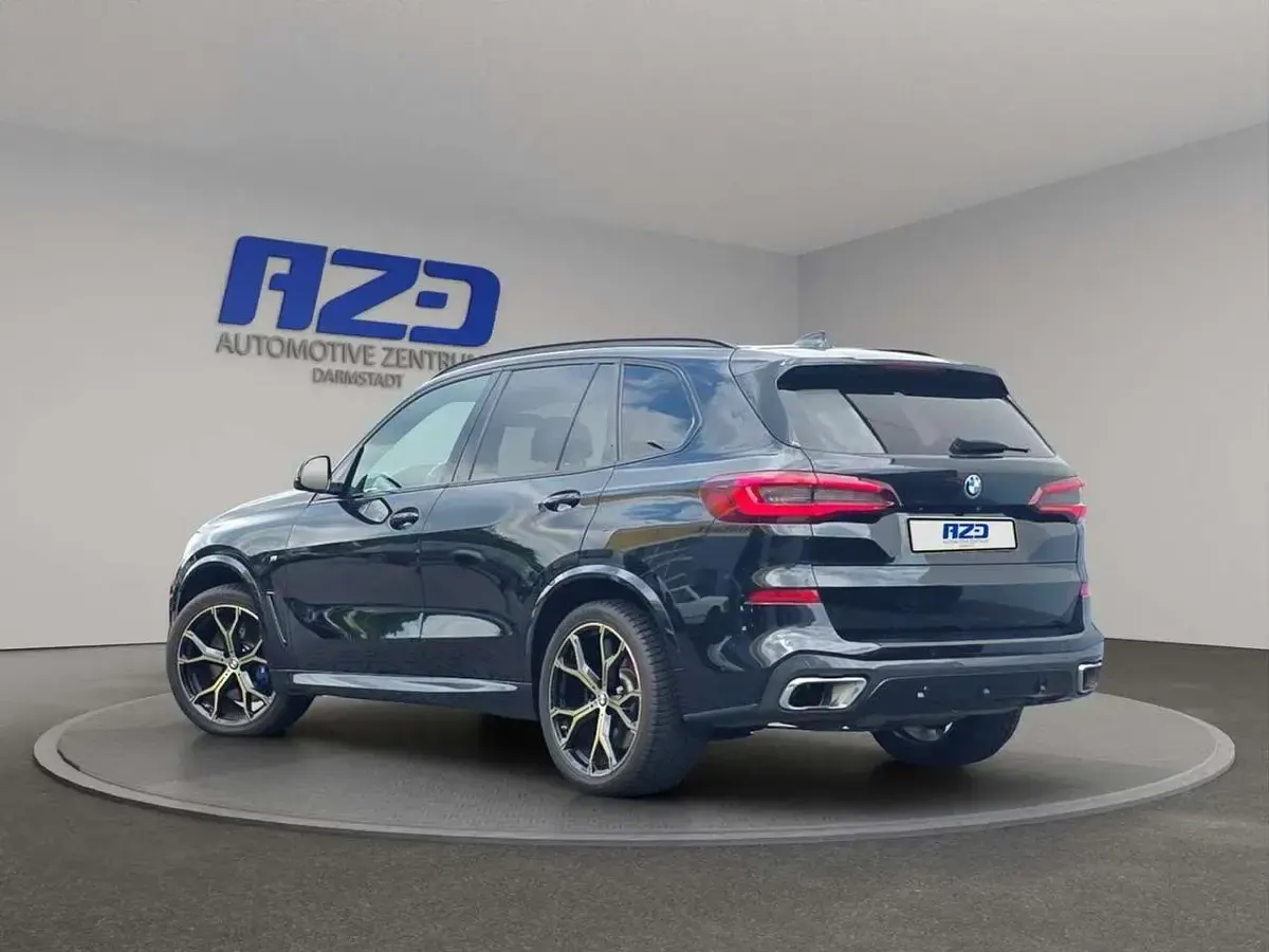 Gebraucht BMW X5 M Sport 340 PS (250 kW) 2023 Black sapphire metallic SUV