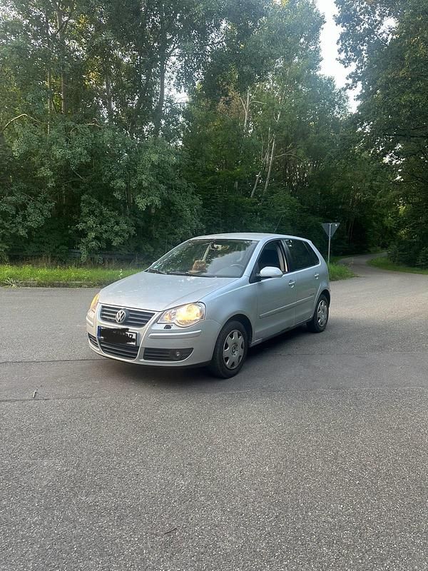 Silber Gebraucht 2009 VW Polo Kleinwagen | 2.200 € (Guter Preis) - Bild 1/4