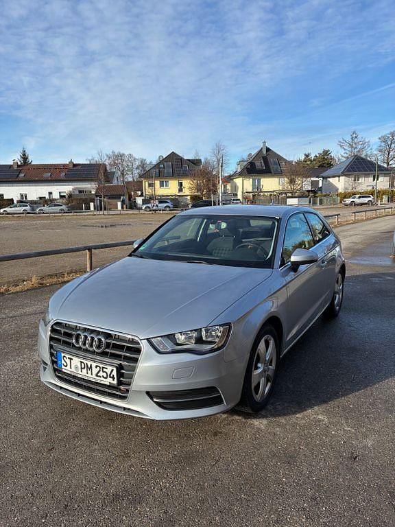 Gebraucht Audi A3 Ambiente 125 PS (91 kW) 2015 Grau Limousine