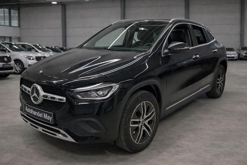 Gebraucht Mercedes GLA200 163 PS (119 kW) 2022 Schwarz SUV