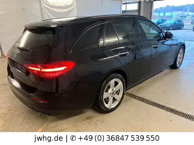 Gebraucht Mercedes C300e Avantgarde 313 PS (230 kW) 2022 Schwarz Limousine