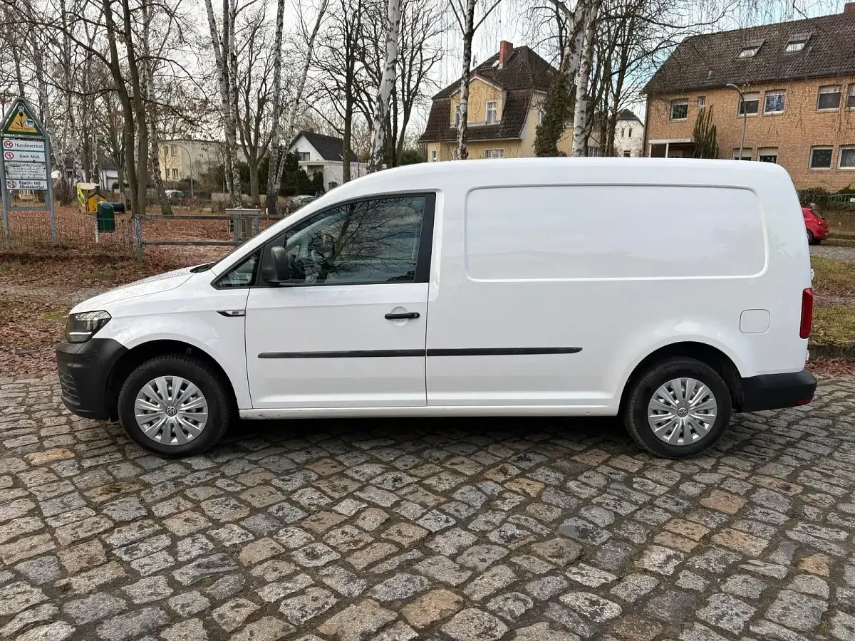 Używany VW Caddy 75 KM (55 kW) 2017 Biały Minivan