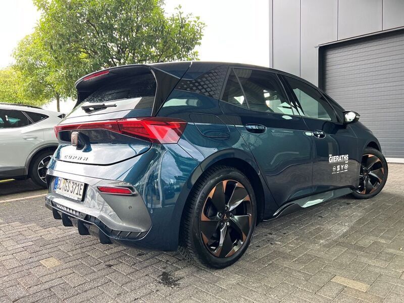Gebraucht Cupra Born Basis 169 kW (231 PS) 2024 Aurorablau Kleinwagen