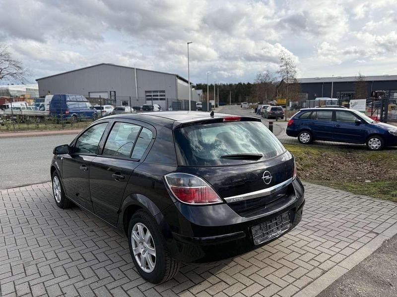 Gebraucht Opel Astra 90 PS (66 kW) 2008 Schwarz Kleinwagen