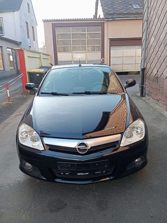 Gebraucht Opel Tigra Enjoy 90 PS (66 kW) 2005 Schwarz Cabrio