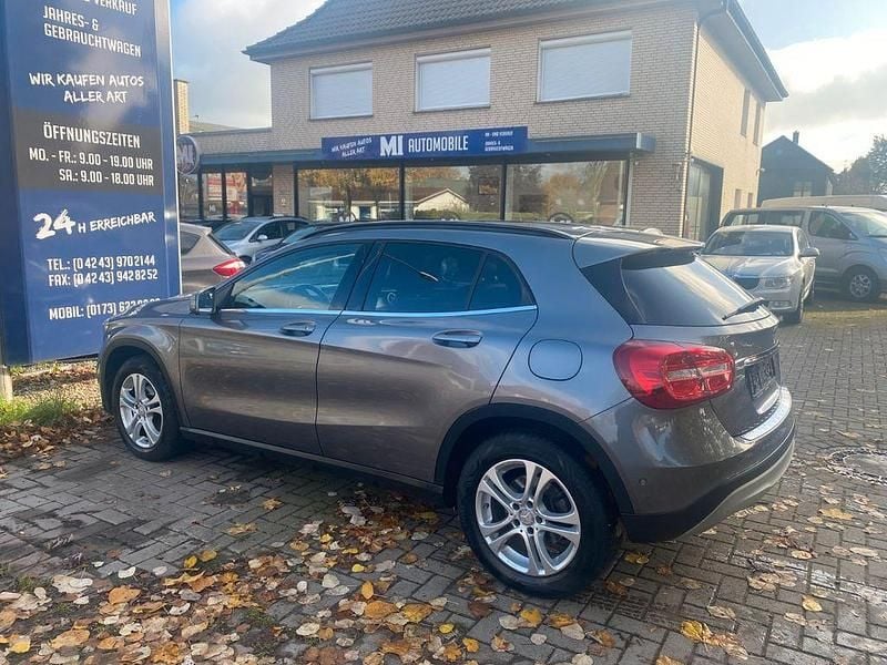 Gebraucht Mercedes GLA220 170 PS (125 kW) 2015 Grau SUV