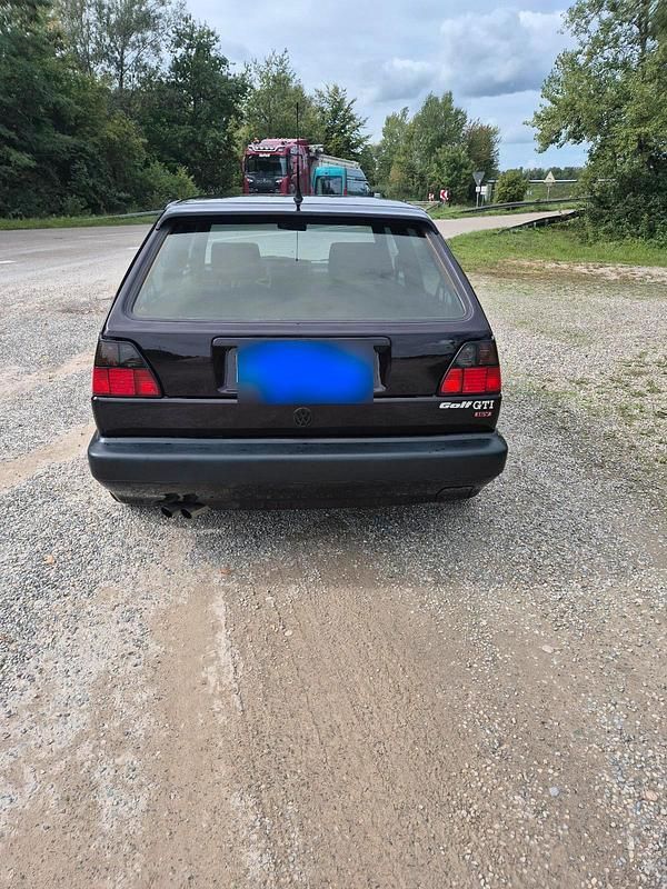 Używany VW Golf Edition 129 KM (94 kW) 1989 Purpurowy Coupe
