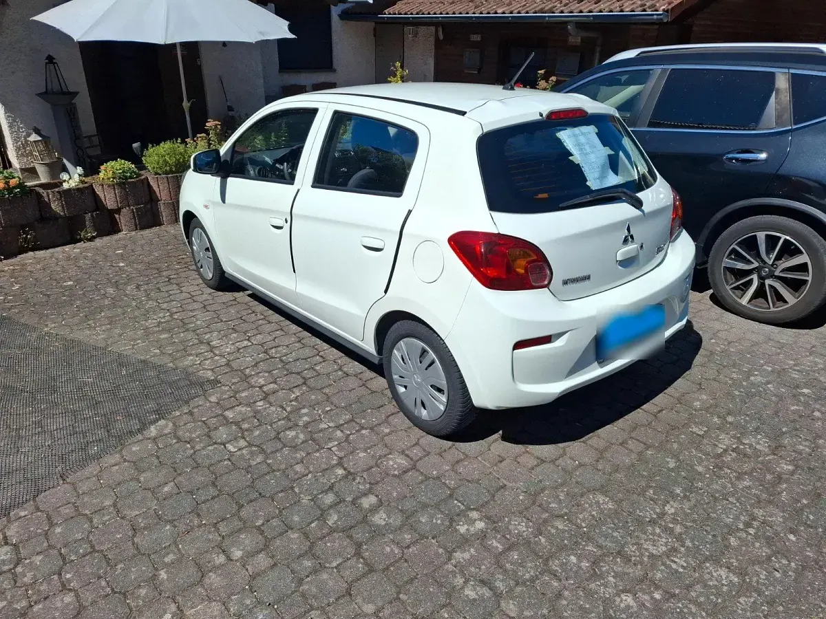 Gebraucht Mitsubishi Space Star 70 PS (51 kW) 2018 Weiß Kleinwagen