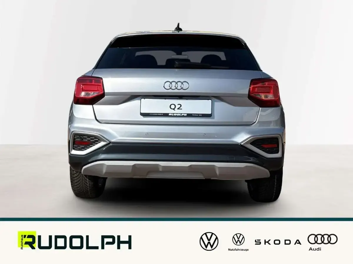 Neu Audi Q2 Advanced 150 PS (110 kW) 2026 Florettsilber metallic SUV