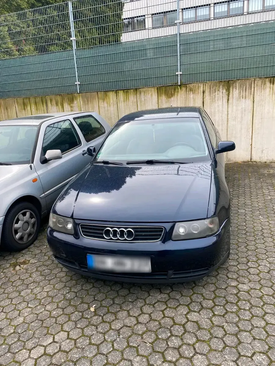 Second-hand Audi A3 102 CP (75 kW) 1998 Albastru Hatchback