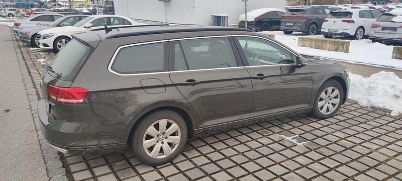 Gebraucht VW Passat Comfortline 150 PS (110 kW) 2016 Grau Kombi