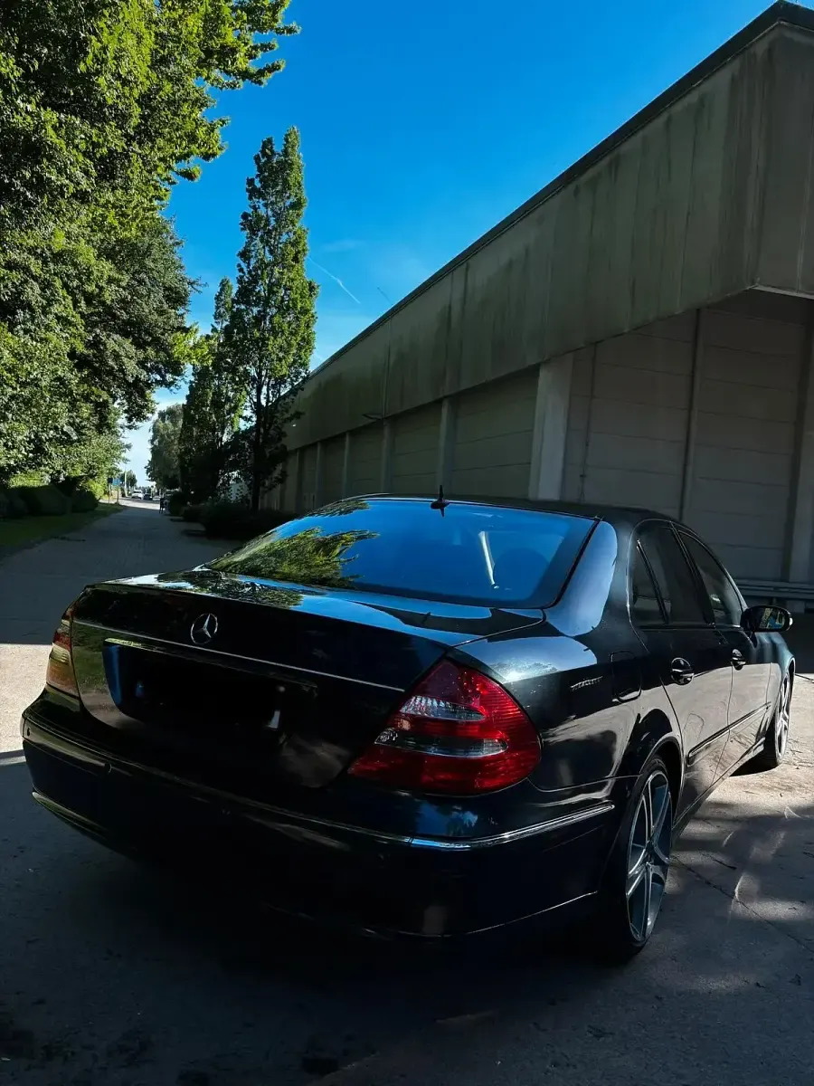 Gebraucht Mercedes E500 306 PS (225 kW) 2003 Limousine