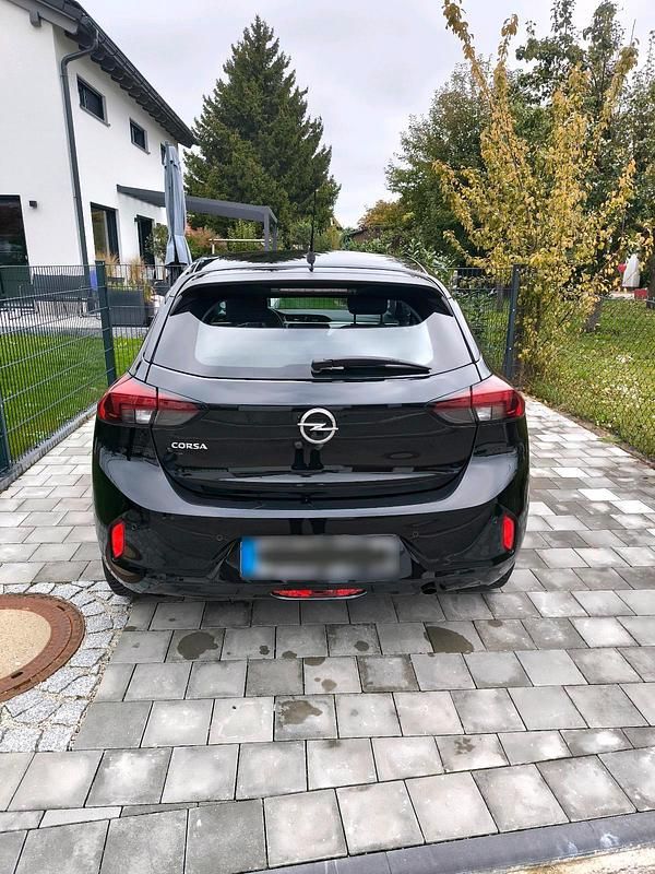 Używany Opel Corsa Edition 75 KM (55 kW) 2022 Czarny Hatchback