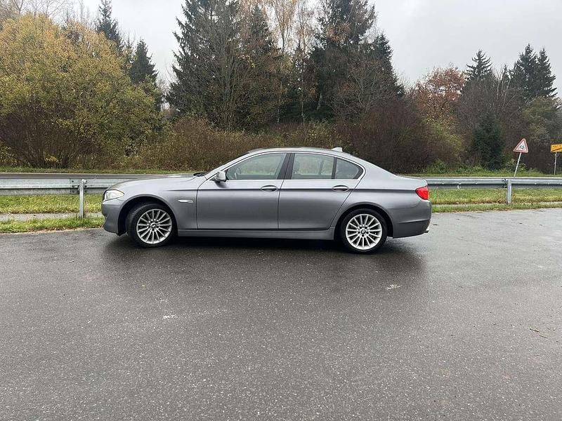Gebraucht BMW 520 184 PS (135 kW) 2010 Grau Limousine