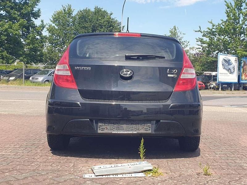 Gebraucht Hyundai i30 Classic 109 PS (80 kW) 2010 Stone black Kleinwagen