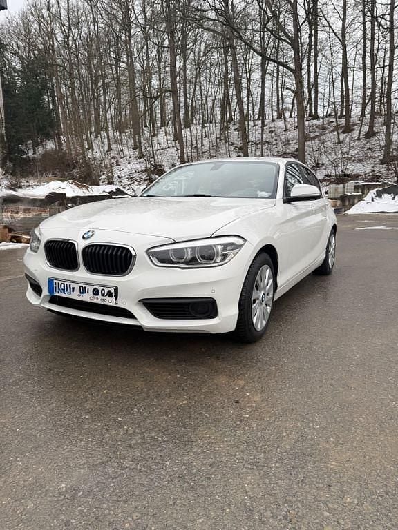 Gebraucht BMW 120 Advantage 190 PS (139 kW) 2015 Weiß Kleinwagen