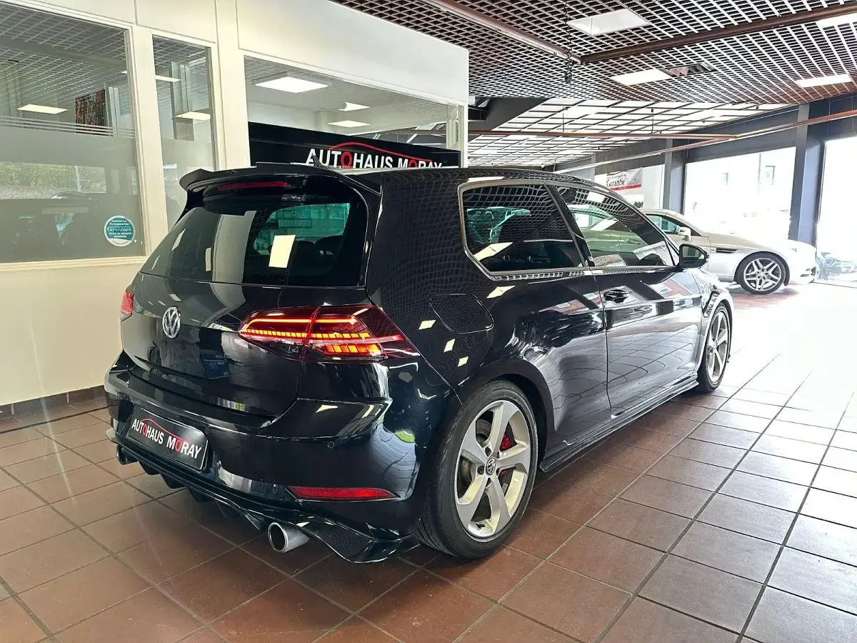 Gebraucht VW Golf GTI 245 PS (180 kW) 2018 Deep black Coupé