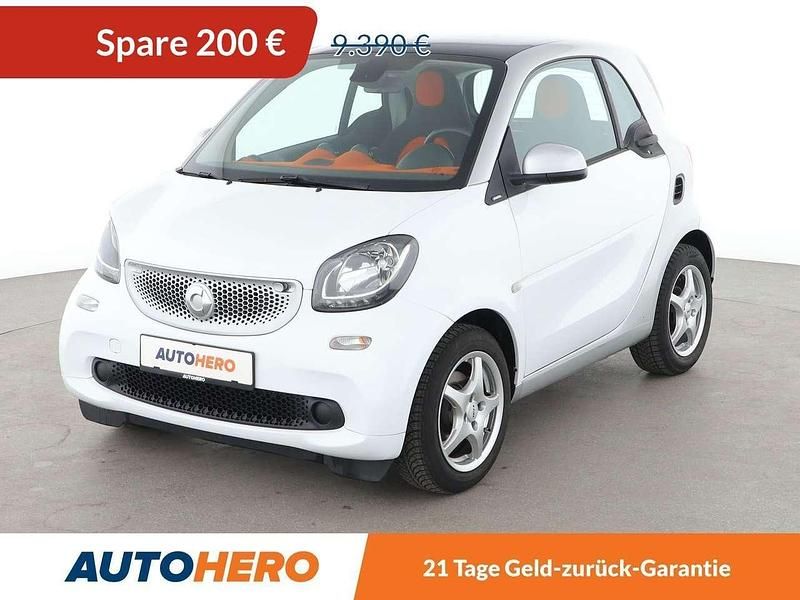 Weiß Gebraucht 2015 Smart ForTwo Coupé Basis Kleinwagen | 8.960 € (Fairer Preis) - Bild 1/3