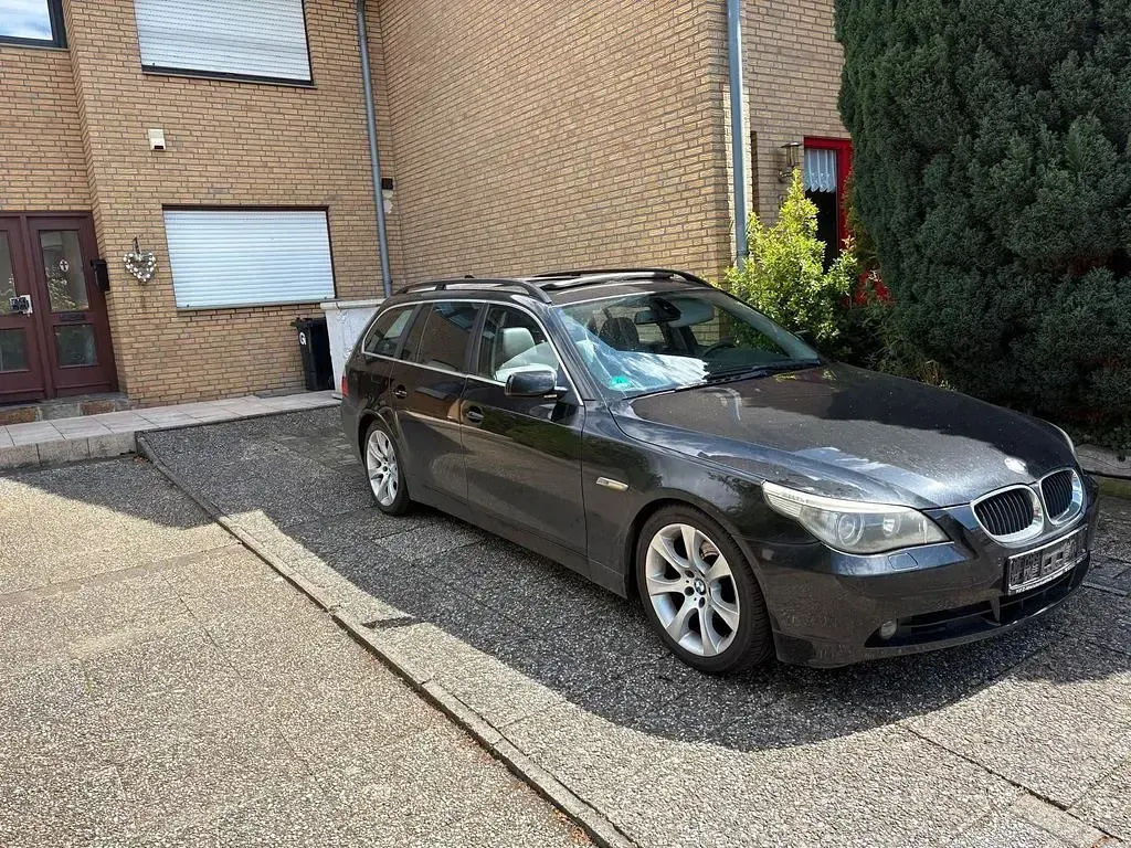Gebraucht BMW 525 170 PS (125 kW) 2004 Blau Kombi