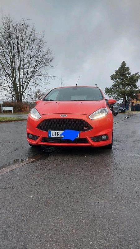 Gebraucht Ford Fiesta ST 182 PS (133 kW) 2013 Rot Kleinwagen