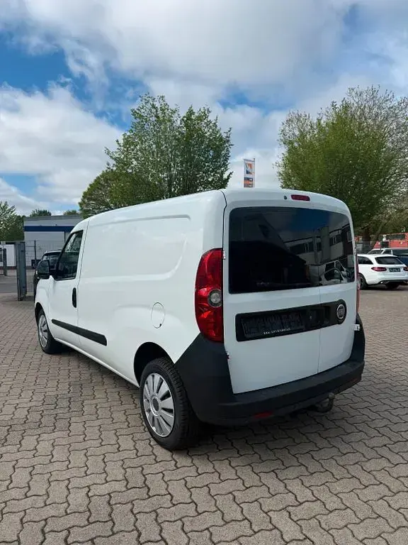 Gebraucht Fiat Doblò Basis 90 PS (66 kW) 2013 Weiß Van / Kleinbus