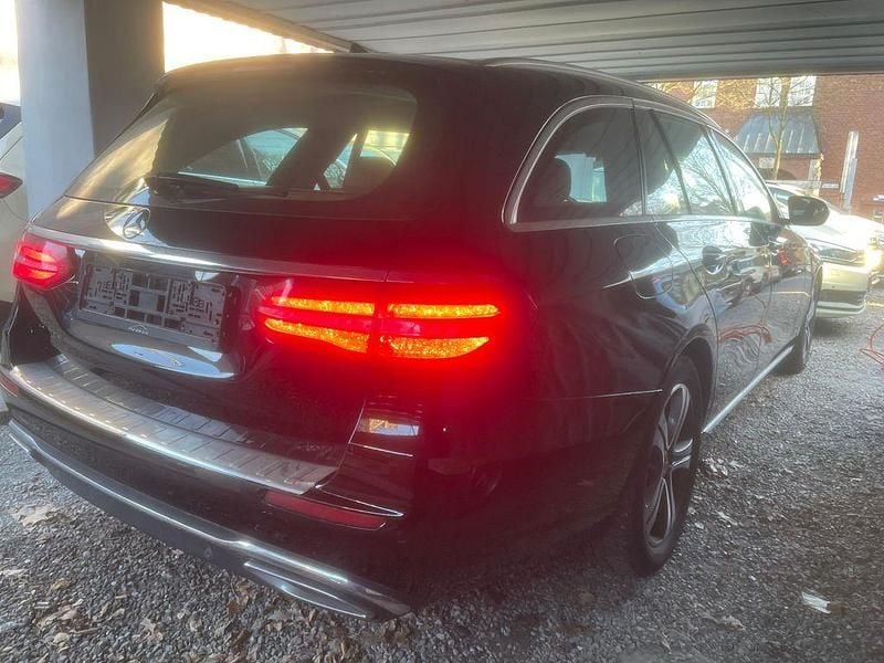 Gebraucht Mercedes E200 Avantgarde 150 PS (110 kW) 2019 Schwarz Limousine