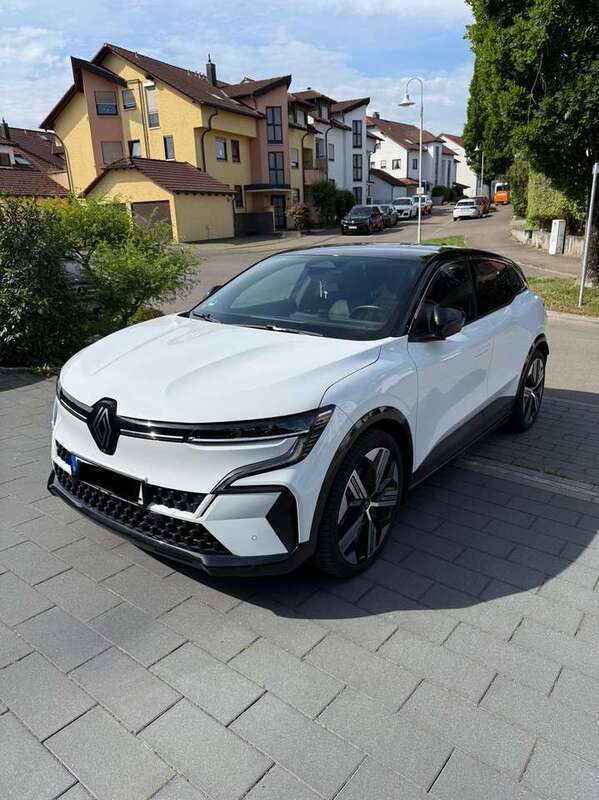 Gebraucht 2022 Renault Mégane Iconic Limousine | 25.950 € (Superpreis) - Bild 1/4