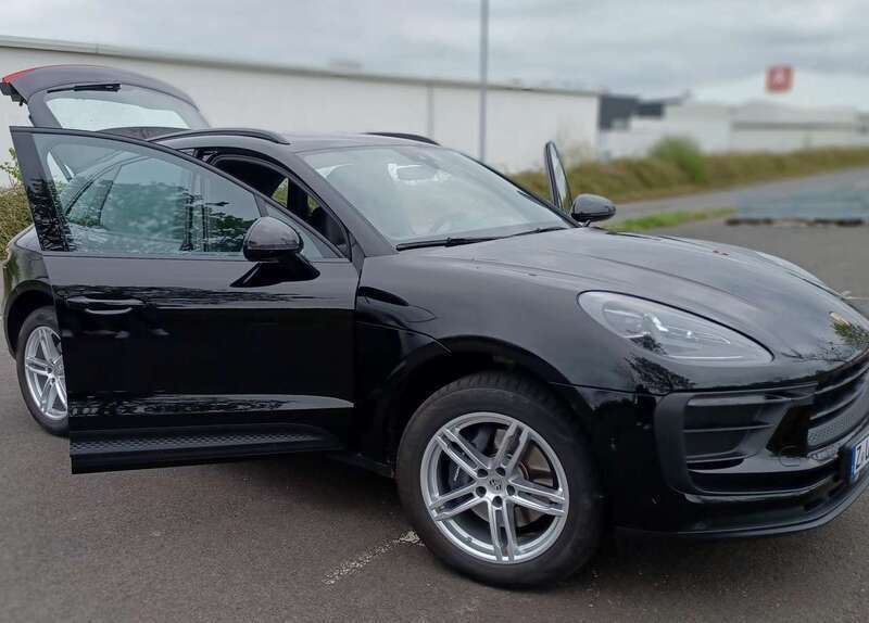 Schwarz Gebraucht 2023 Porsche Macan SUV | 67.990 € (Guter Preis) - Bild 1/4