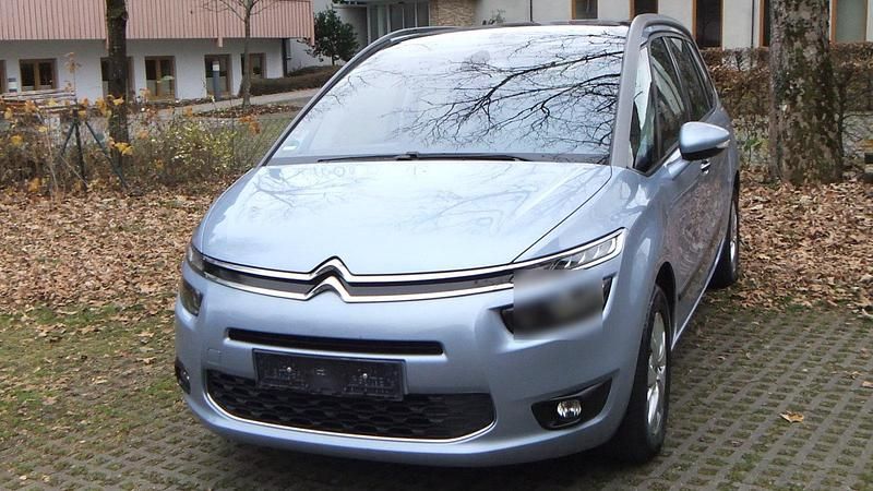 Blau Gebraucht 2015 Citroën C4 Limousine | 9.500 € (Teuer) - Bild 1/4