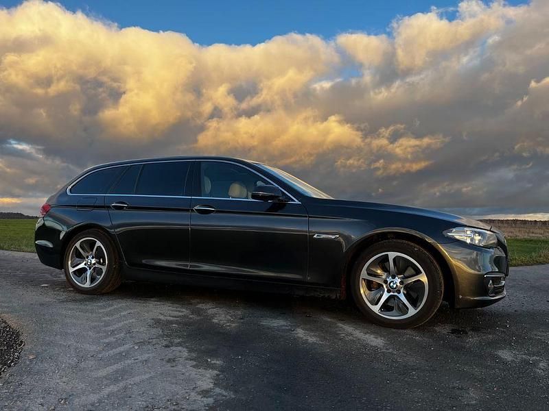 Gebraucht BMW 525 Luxury Line 218 PS (160 kW) 2014 Braun Kombi