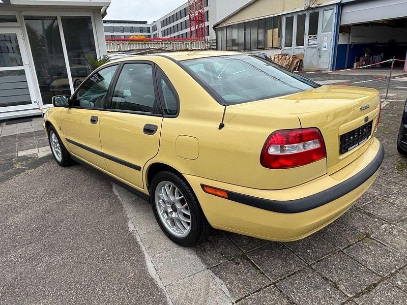 Gebraucht Volvo S40 163 PS (119 kW) 2001 Gelb Limousine