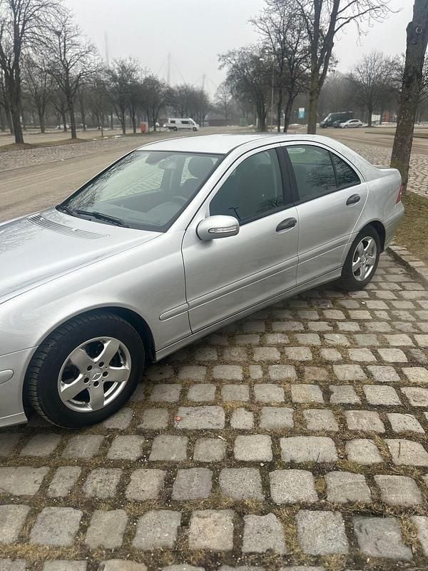Gebraucht Mercedes C200 122 PS (89 kW) 2006 Grau Limousine