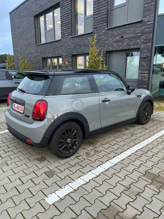Second-hand Mini Cooper SE Classic 135 kW (184 CP) 2022 Gri Hatchback