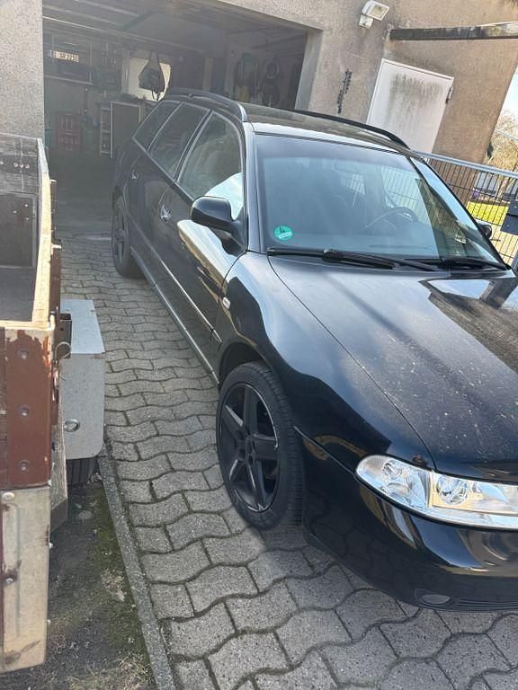 Gebraucht Audi A4 125 PS (91 kW) 1999 Schwarz Kombi