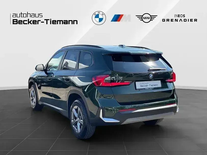 Gebraucht BMW X1 Comfort Edition 170 PS (125 kW) 2023 Sanremo green SUV