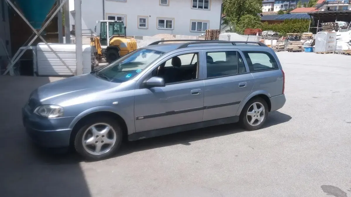 Gebraucht Opel Astra 102 PS (75 kW) 2004 Silber Kombi