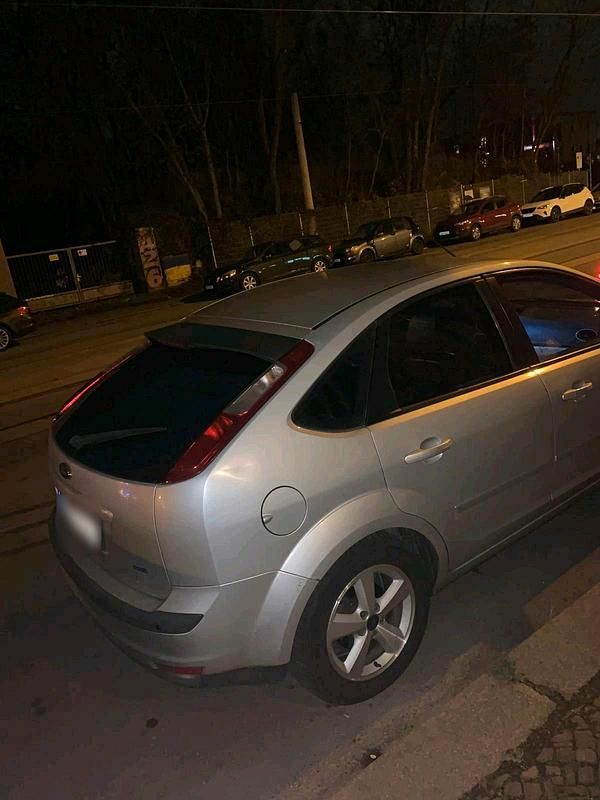 Usata Ford Focus 125 CV (91 kW) 2006 Grigio Berlina