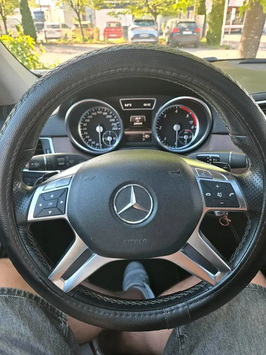 Gebraucht Mercedes ML350 258 PS (189 kW) 2012 Schwarz SUV