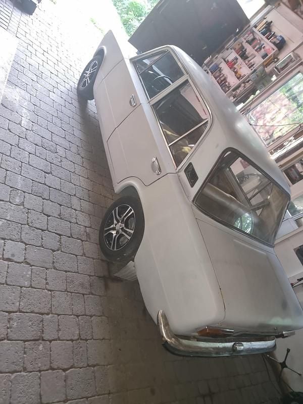 Second-hand Lada 2101 44 CP (32 kW) 1987 Alb Berlinǎ