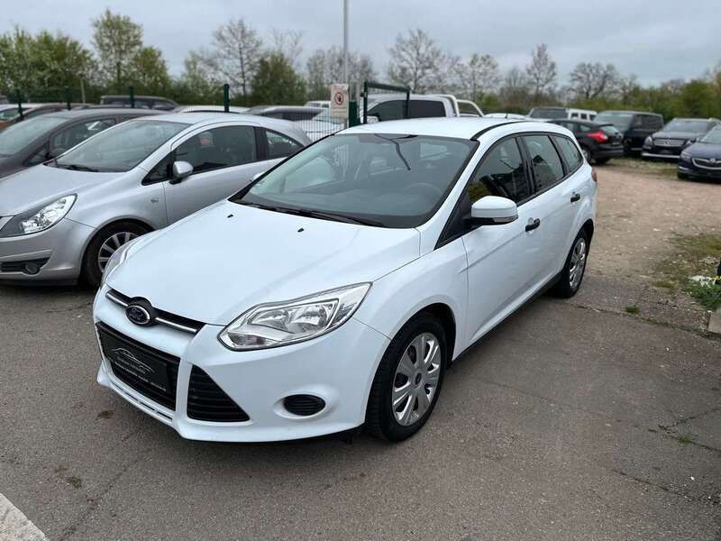 Weiß Gebraucht 2013 Ford Focus Kombi | 6.860 € (Teuer) - Bild 1/4