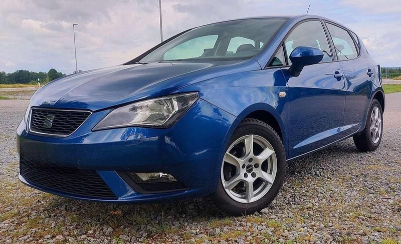 Blau Gebraucht 2014 Seat Ibiza Style Limousine | 4.990 € (Guter Preis) - Bild 1/4