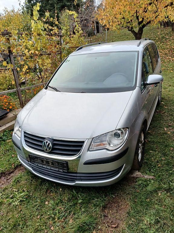 Grau Gebraucht 2007 VW Touran Conceptline Van / Kleinbus | 2.500 € (Superpreis) - Bild 1/4