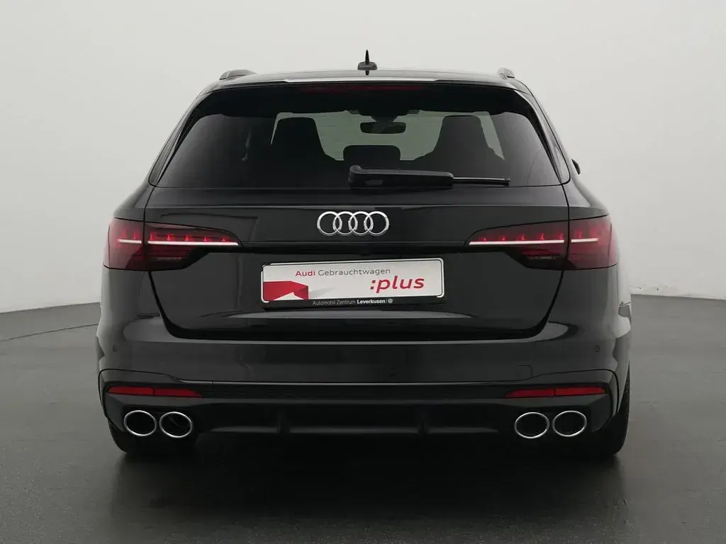 Używany Audi S4 Ambiente 341 KM (250 kW) 2023 Czarny Kombi