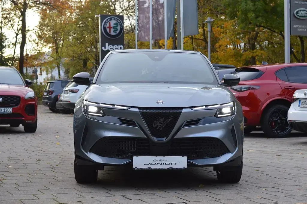 Neu Alfa Romeo GT Junior Ti 145 PS (106 kW) 2026 Grau SUV