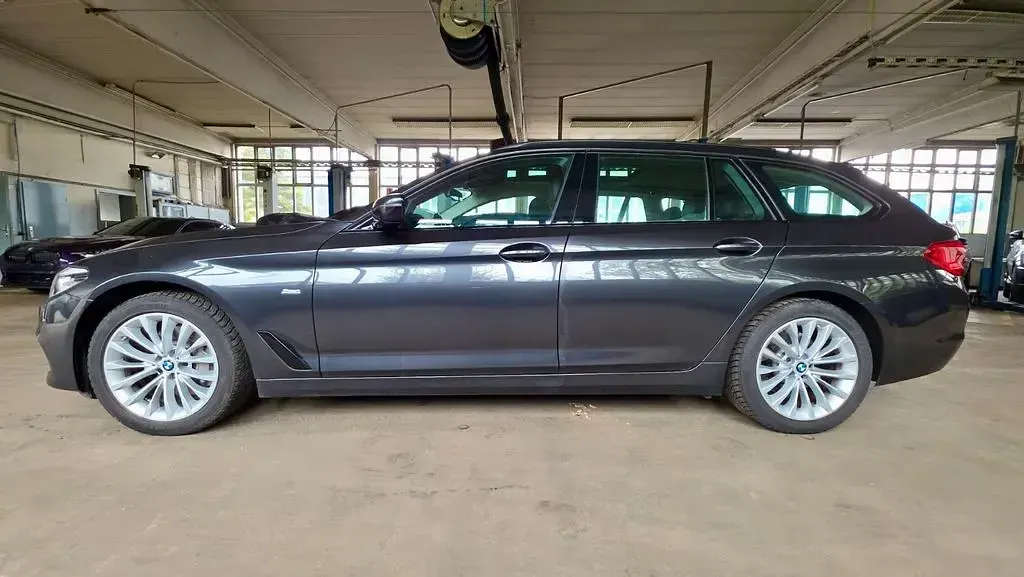 Gebraucht BMW 530 Sport Line 252 PS (185 kW) 2017 Grau Kombi