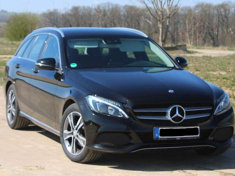 Schwarz Gebraucht 2016 Mercedes C180 Avantgarde Kombi | 13.590 € (Guter Preis) - Bild 1/4